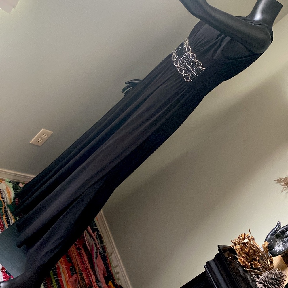 R&M Richards Black Sleeveless Halter Gown Dress - Picture 9 of 11